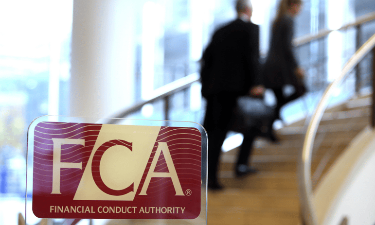هيئة FCA توقف عمل شركة وساطة عقود الفروقات FXVC في المملكة المتحدة