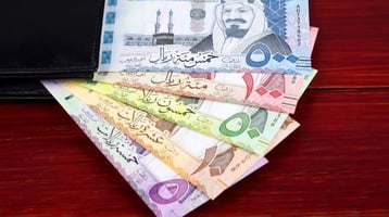 كيفية استثمار مبلغ بسيط في السعودية من خلال التداول عبر الإنترنت