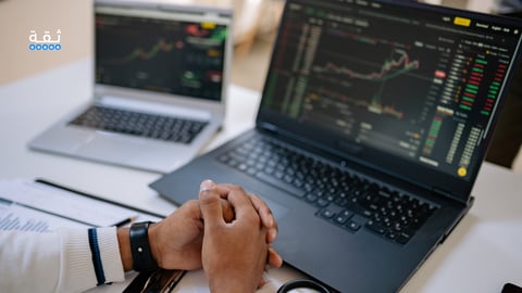 ما هو اختبار الاستراتيجيات الرجعي (Backtesting)؟ ولماذا بالغ الأهمية؟