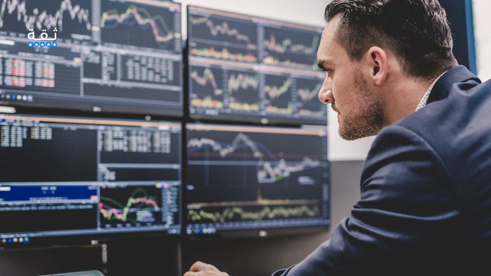 هل يمكن التداول بدون وسيط مالي؟ المزايا والمخاطر وكيفية ذلك