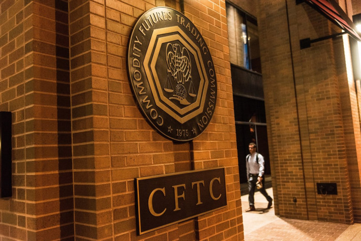 محكمة أمريكية تأمر إيال ألبر بدفع 352،901 دولارًا مقابل الاحتيال